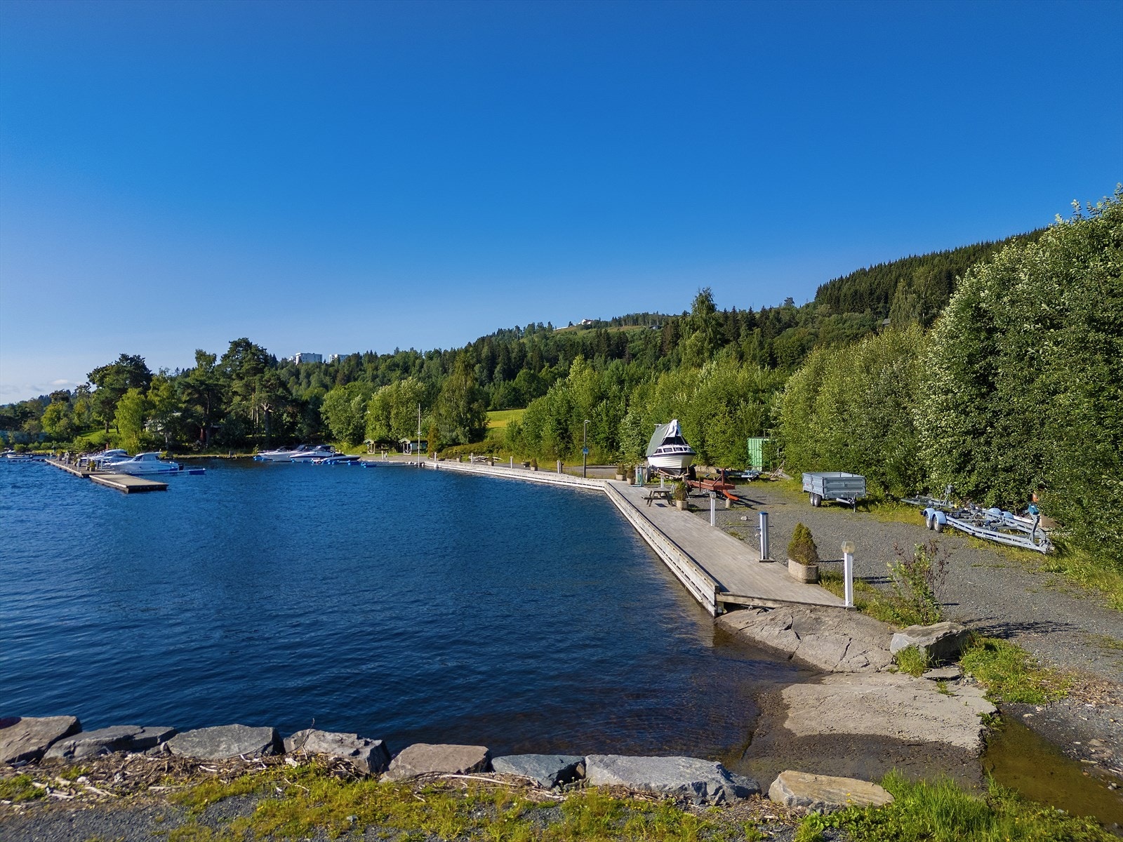 Bråstadvika båthavn. Galleribilde