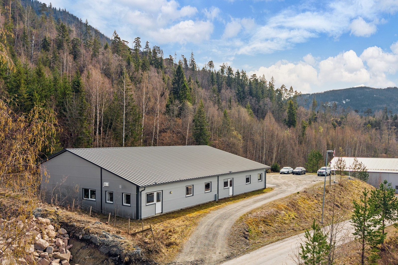 Gunn Margit Andreassen v/Privatmegleren Hønefoss har gleden av å presentere Lysveien 15! Galleribilde