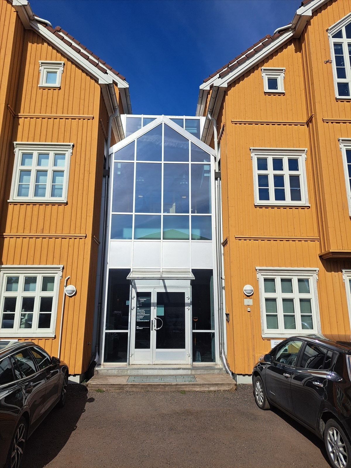 Inngang bygg B Galleribilde