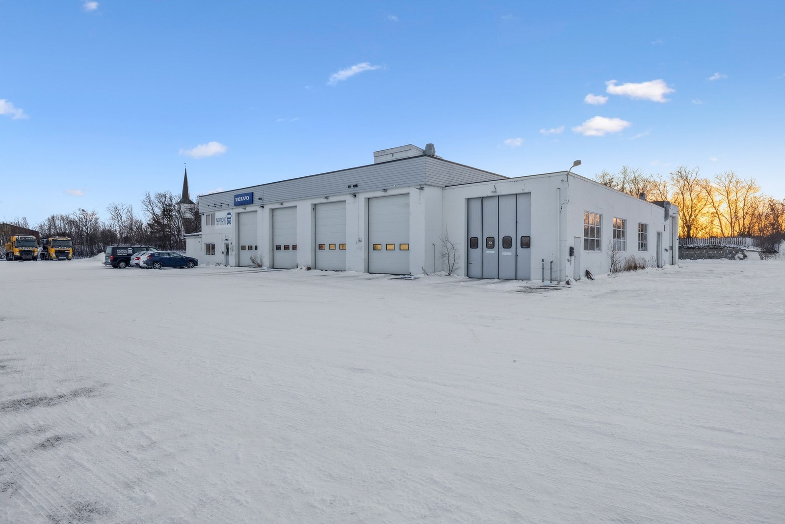 Velkommen til Banakveien 111. Presentert av EiendomsMegler 1 Nord-Norge. Verkstedbygningen. Galleribilde