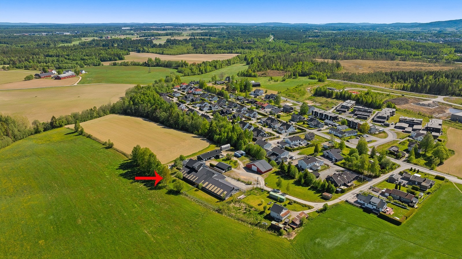 Sjelden mulighet - Airpet hotel på hele 937 kvm BRA - tomt på 3029 kvm - sentralt i Maura med kort vei til Gardermoen! Foto Thor Øyvind Galleribilde