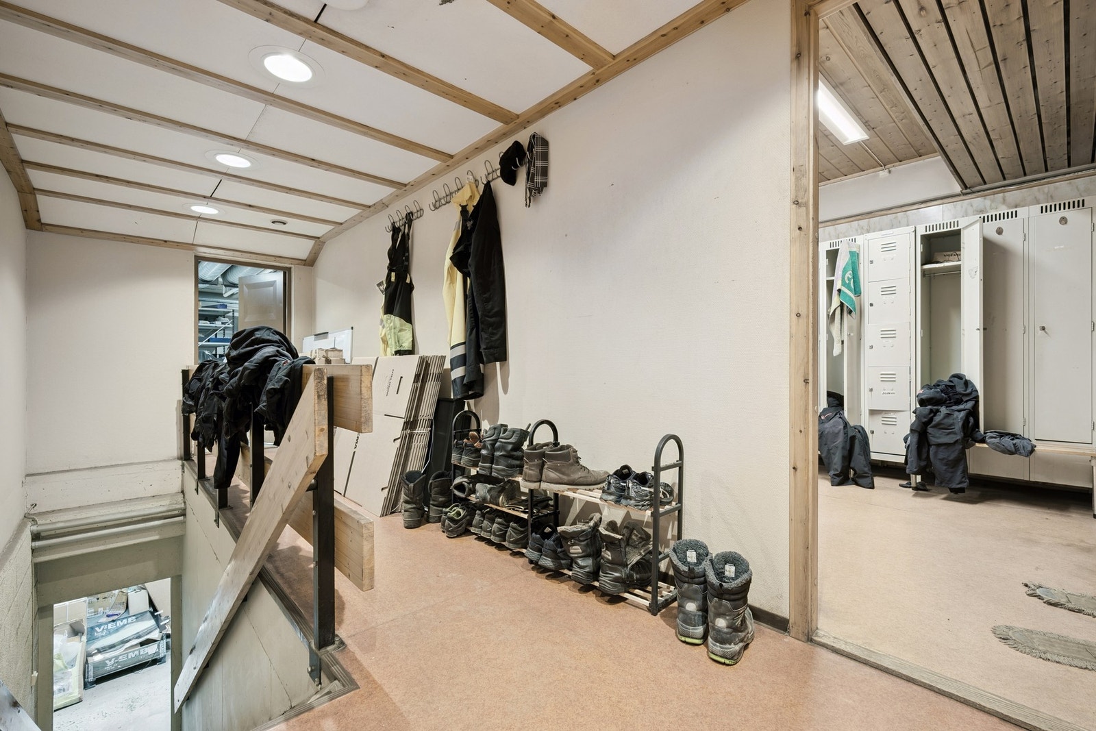 Gang, garderobe 2. etg Galleribilde