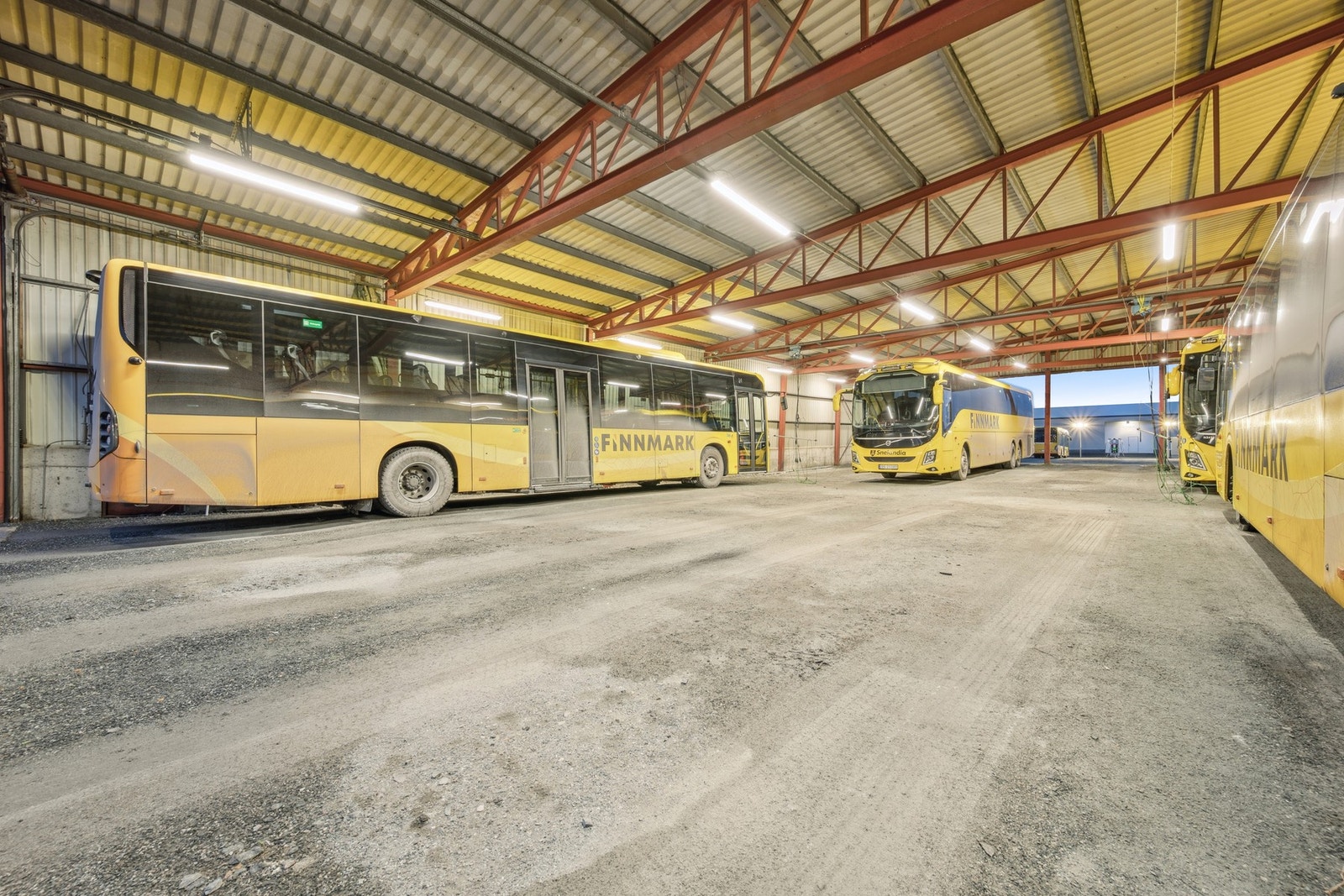 Parkeringshus buss Galleribilde