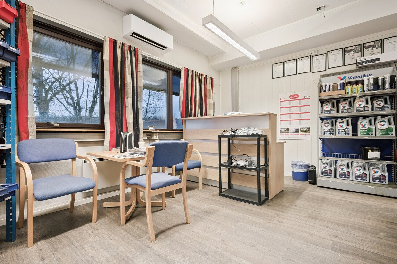 Lager, kontor Galleribilde