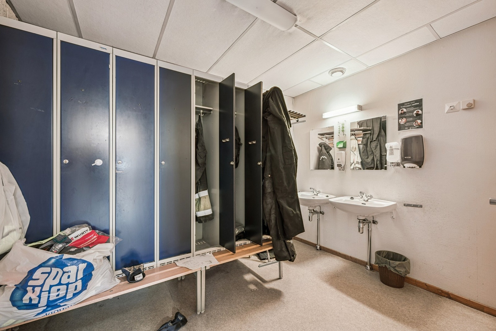 Garderobe Galleribilde