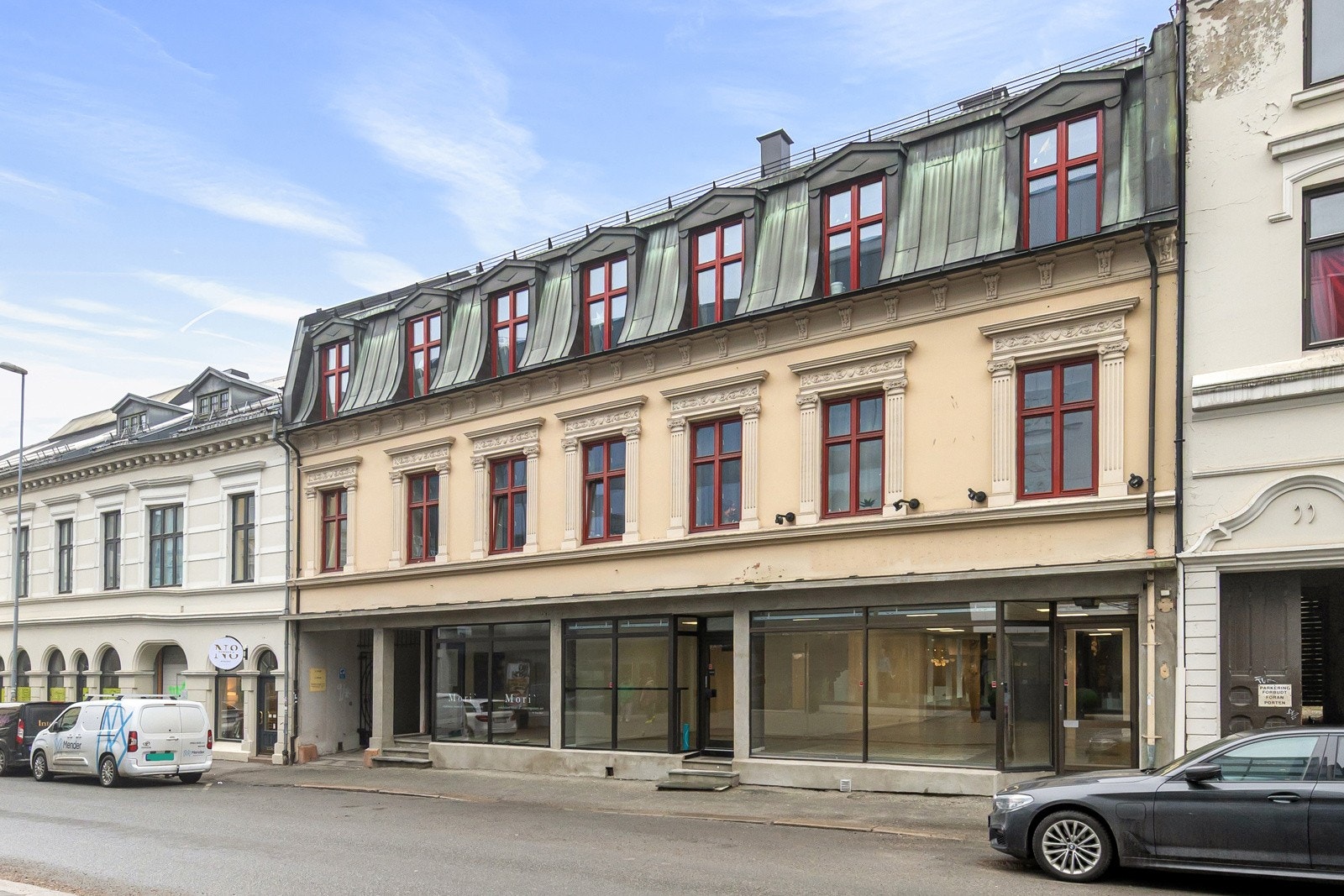 BEST EIENDOMSMEGLER AS SKIEN SENTRUM - Attraktivt, oppgradert næringslokale på gateplan - Egnet til showroom, kontor, forretning, helse etc.