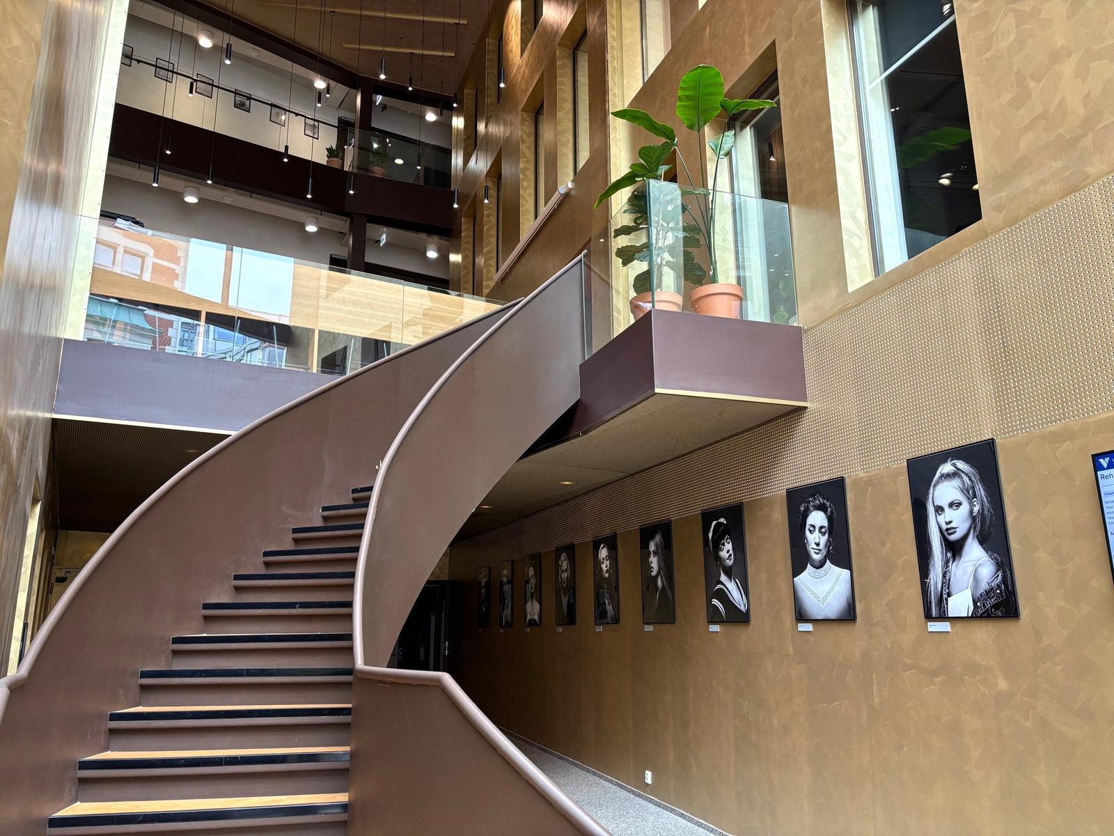 Inngangsparti Galleribilde