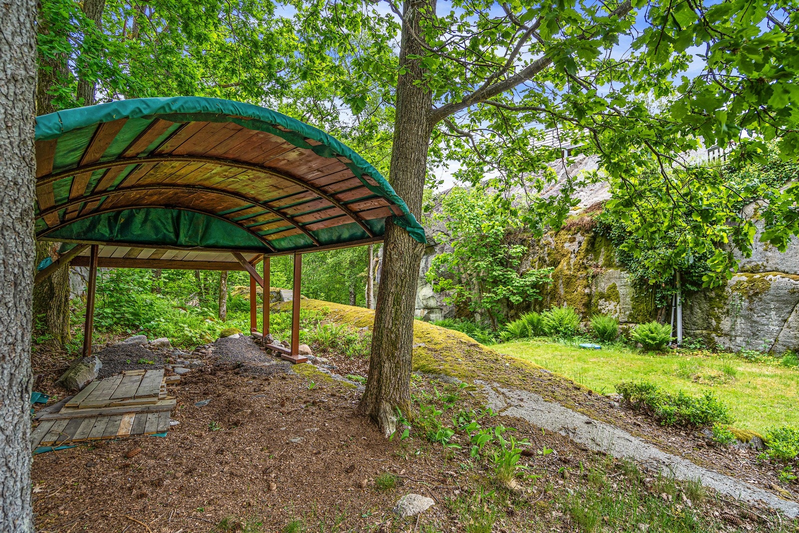 Liten carport Galleribilde