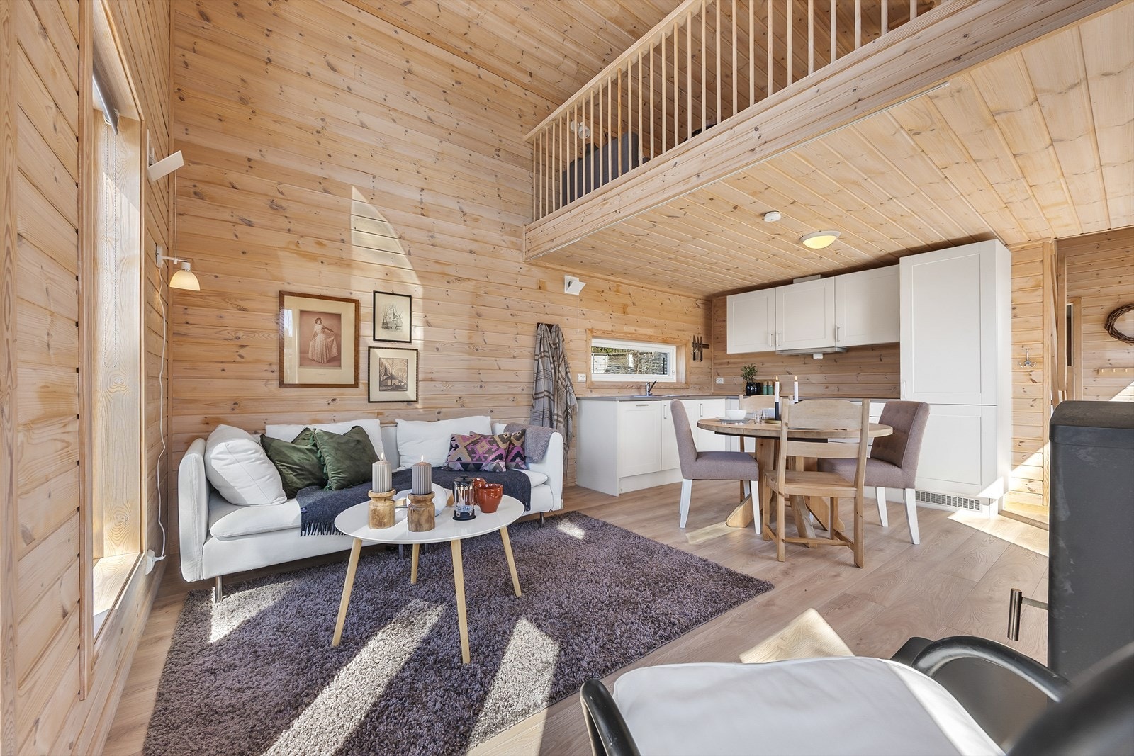 Det er åpen himling til loftsetasjen. Galleribilde