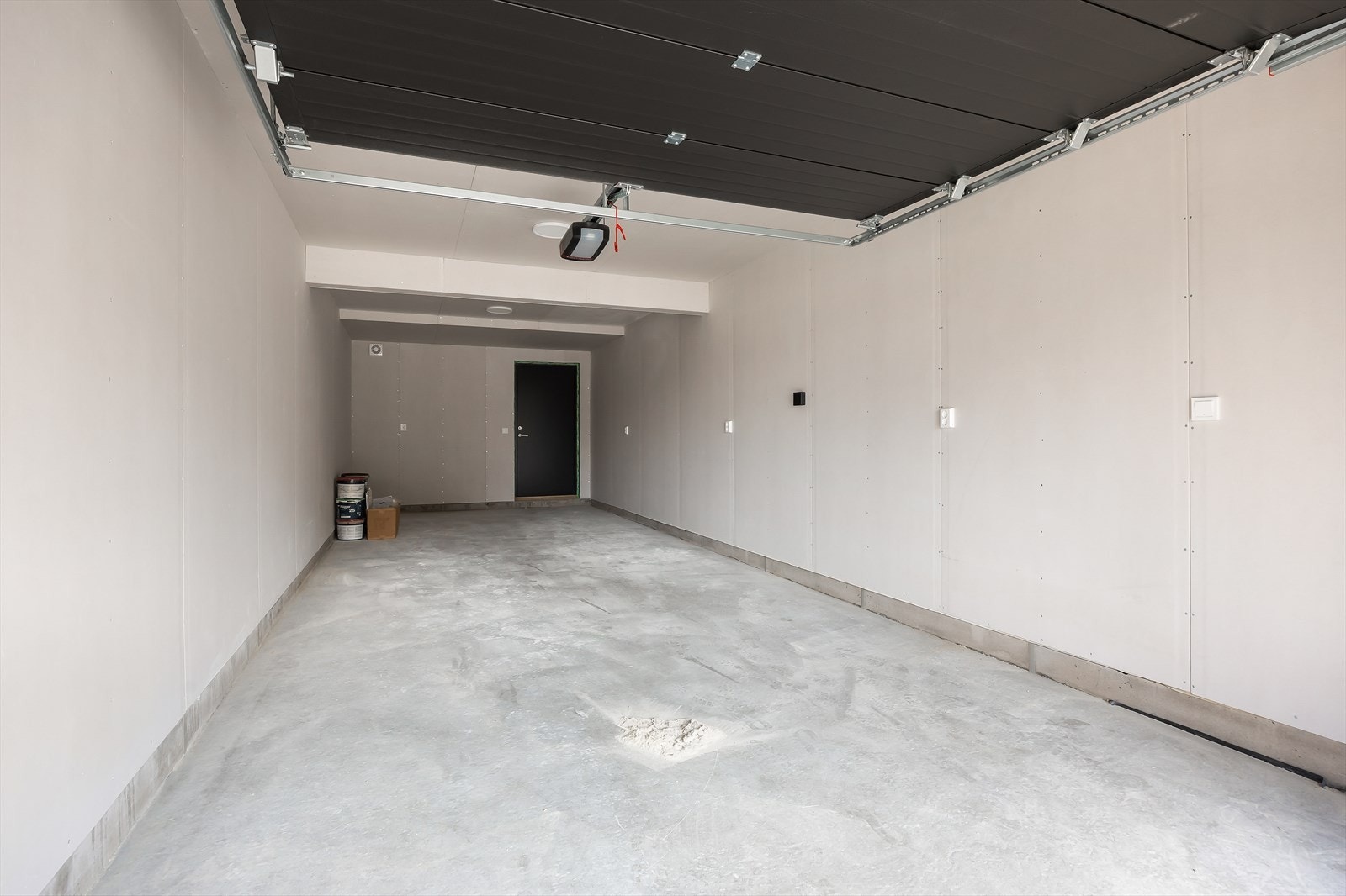 Garasjen er klargjort for installasjon av elbillader. Galleribilde