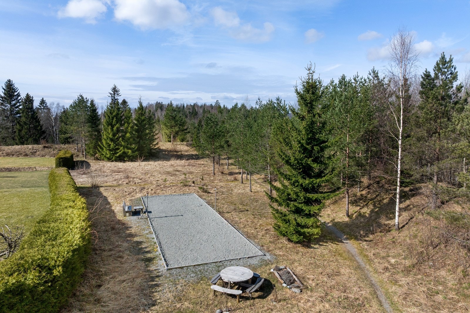 Nærområdet byr på ballplasser og andre rekreasjonsmuligheter. Galleribilde