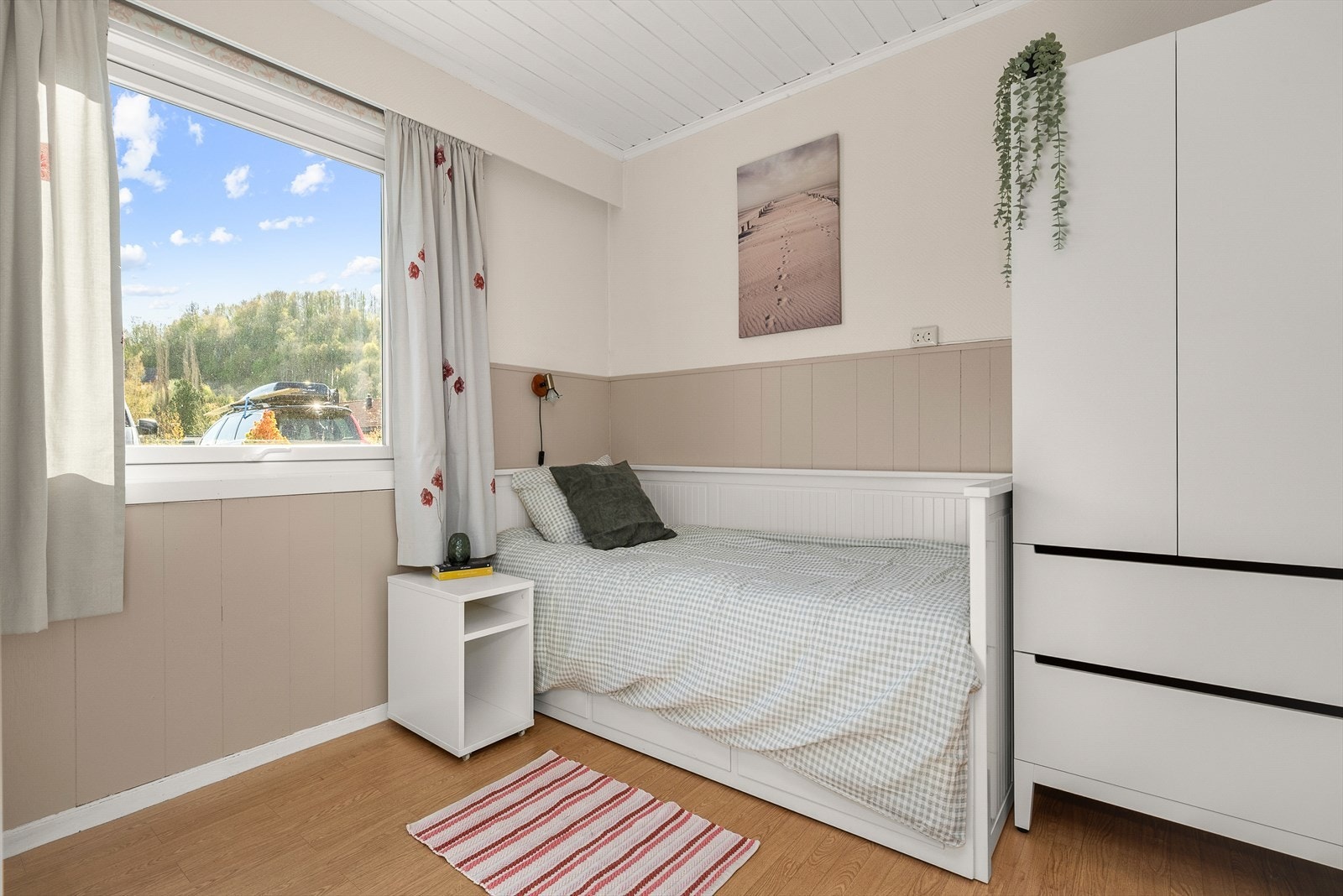 Det andre soverommet i underetasjen er på 7,2 m². Galleribilde