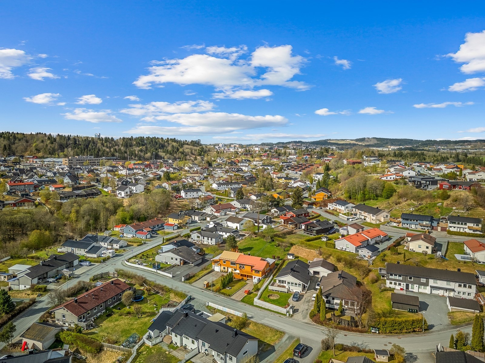 Sjetnemarka er et attraktivt og rolig område for barnefamilier, med en tilbaketrukket beliggenhet. Galleribilde