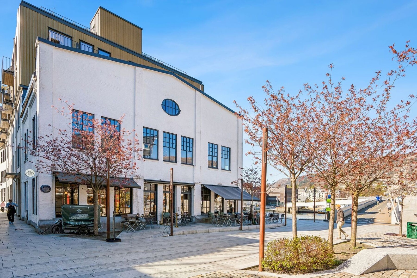 Småpudden knytter Damsgård, Møhlenpris og sentrum sammen - med kort vei til byens tilbud. Galleribilde