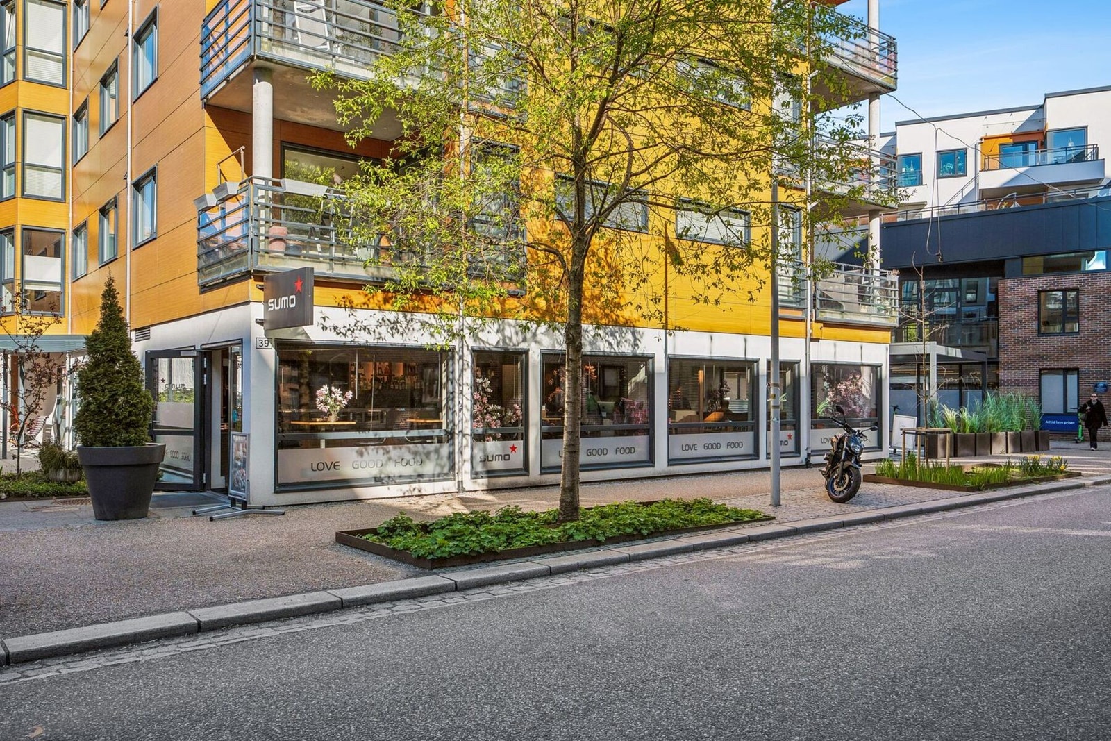 Her er bare en av mange spisesteder i nærområdet. Galleribilde