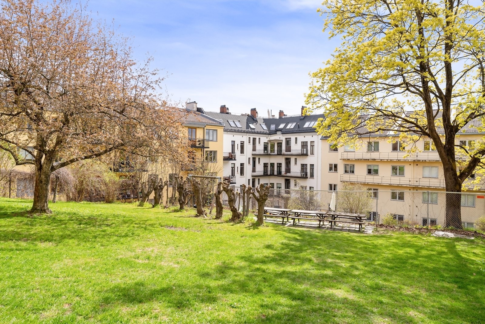 Meget hyggelig bakhage med sittegruppe! Galleribilde
