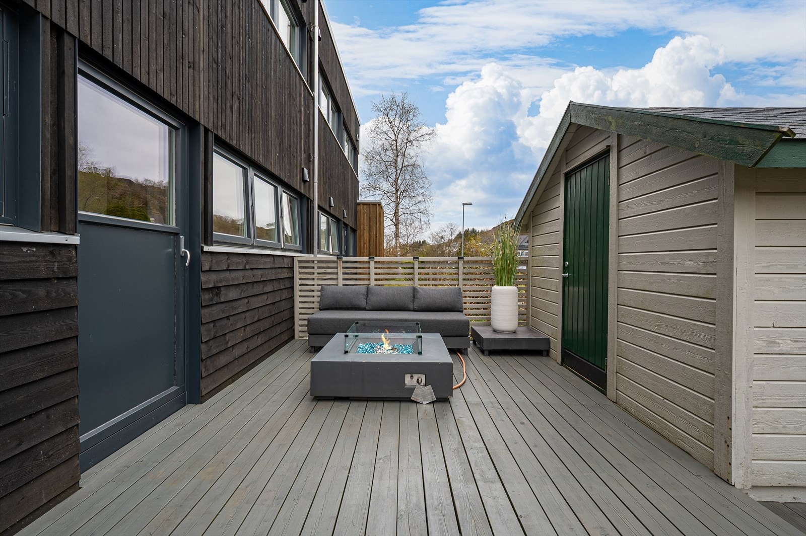 - Her kan morgenkaffen nytes. Boden til høyre måler 8,7 m² - Galleribilde