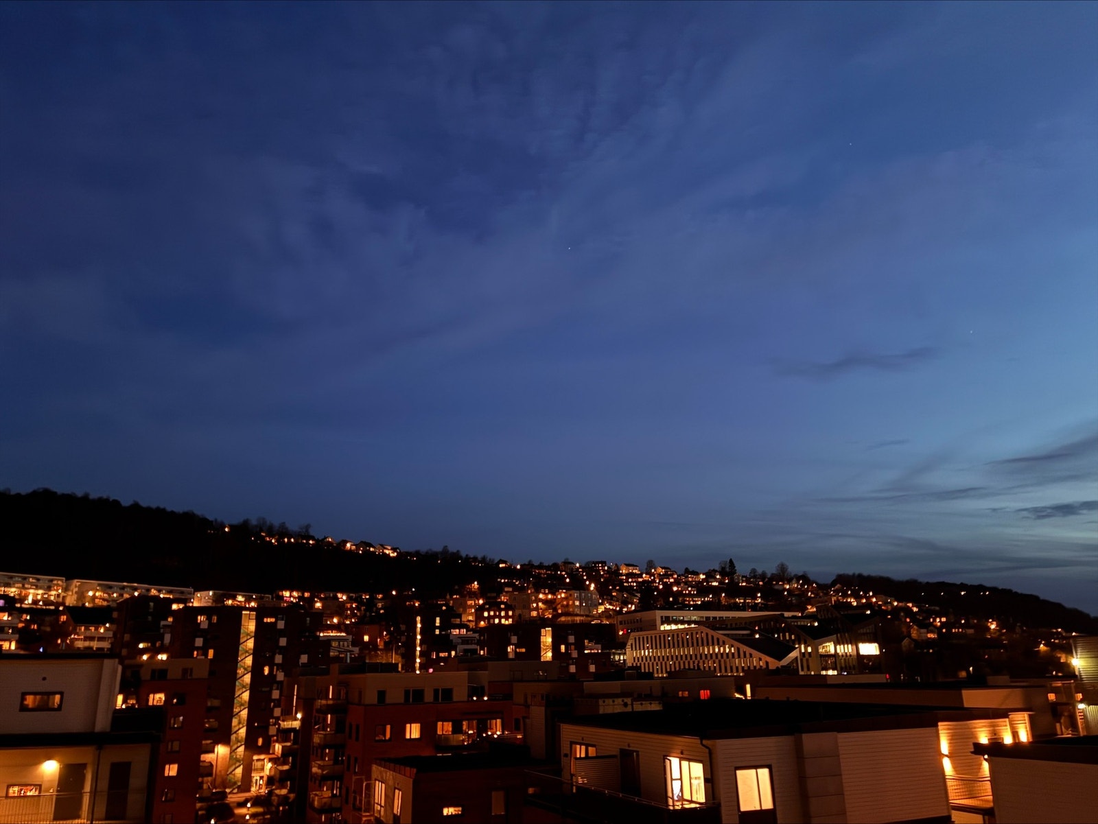 Stemningsfull utsikt over Ekebergåsen. (Foto tatt av selger). Galleribilde