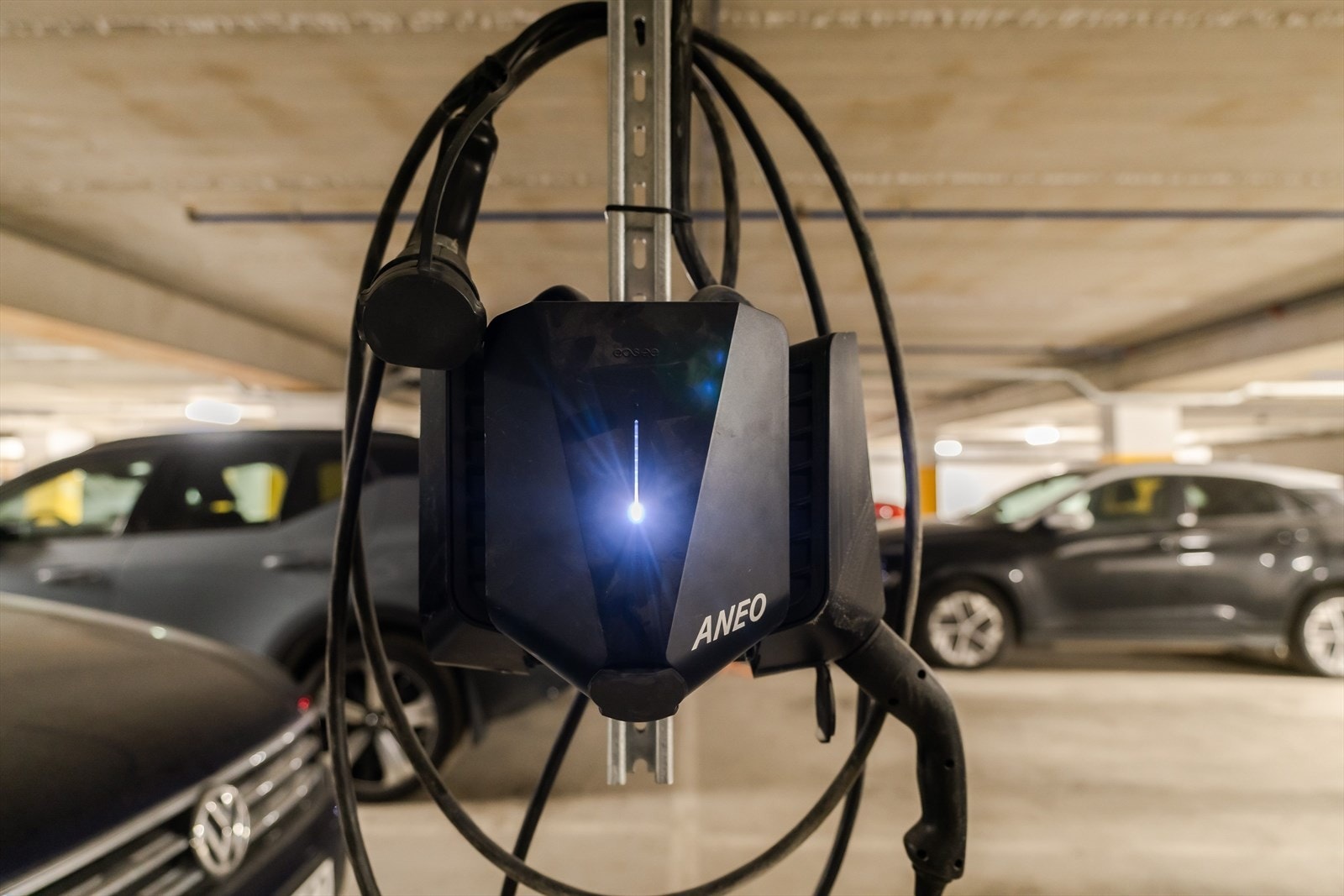 Elbillader er tilknyttet parkeringsplassen. Galleribilde