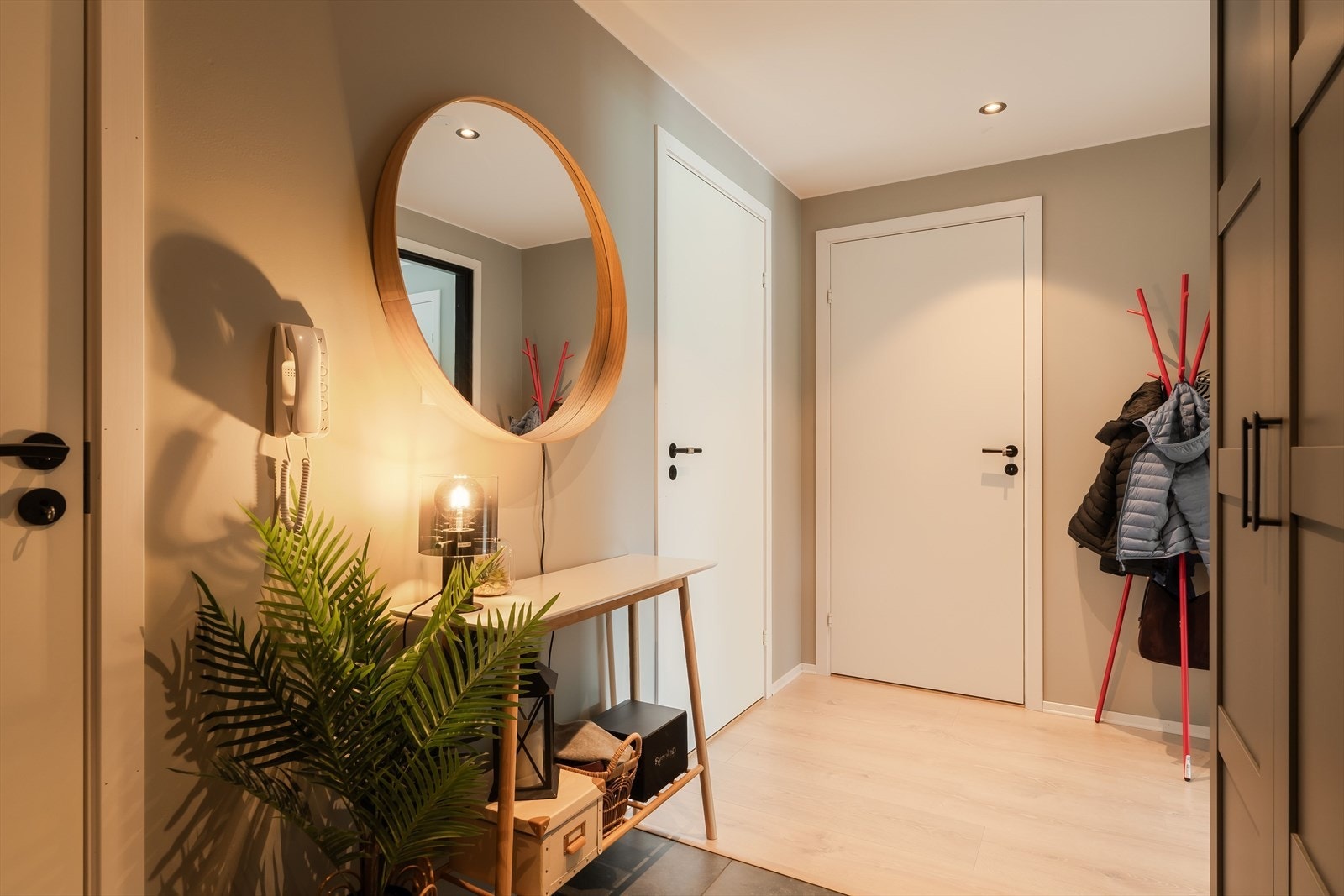 Vannbåren varme sørger for jevn og behagelig varme. Galleribilde