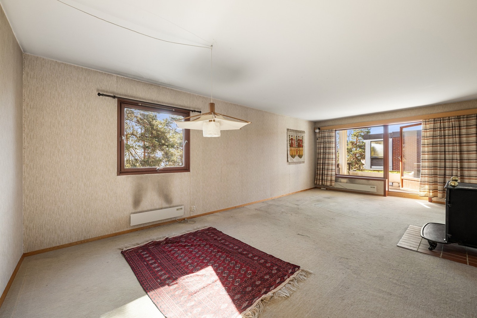 Leiligheten er en hjørneleilighet med vinduer på 2 sider av stuen. Galleribilde