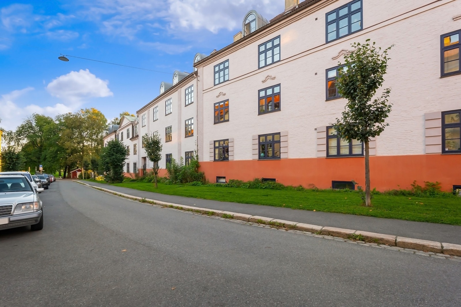 Leiligheten har en attraktiv beliggenhet midt på Torshov, i et rolig og tilbaketrukket område Galleribilde