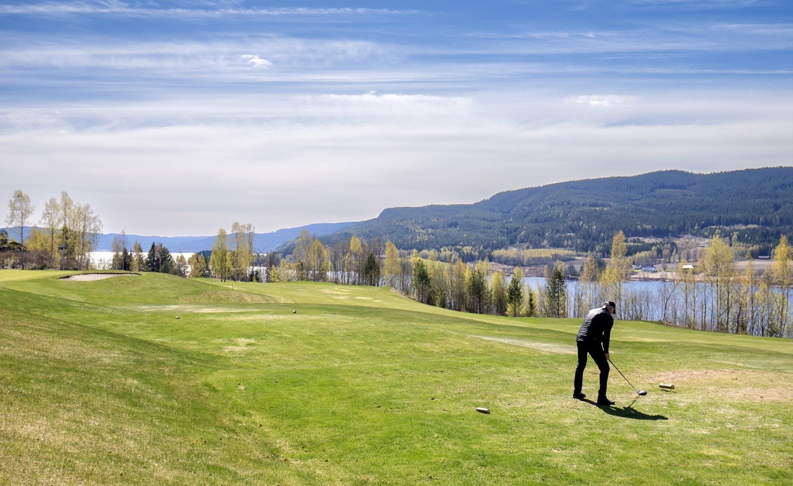For golfinteresserte er Randsfjorden Golfklubb et flott tilbud i nærområdet, med en av Innlandets mest idylliske beliggenheter og en bane som gir både utfordring og naturopplevelse. Galleribilde