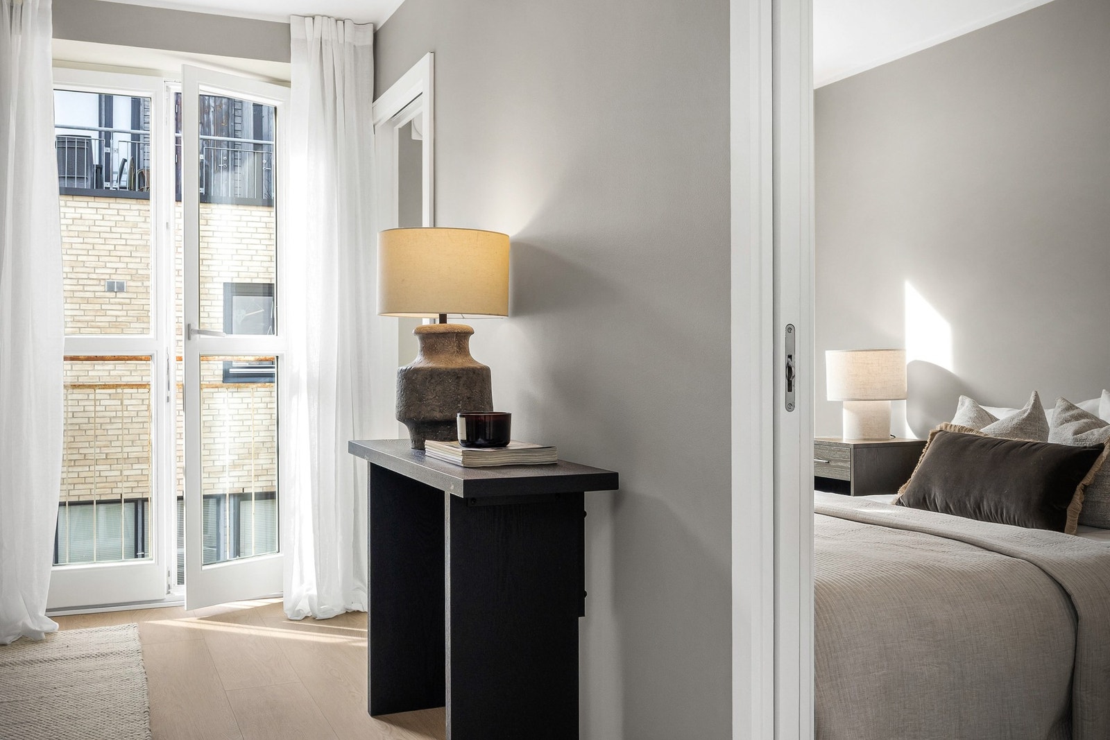 Fransk balkong på stue gir litt hotellfølelse. Galleribilde