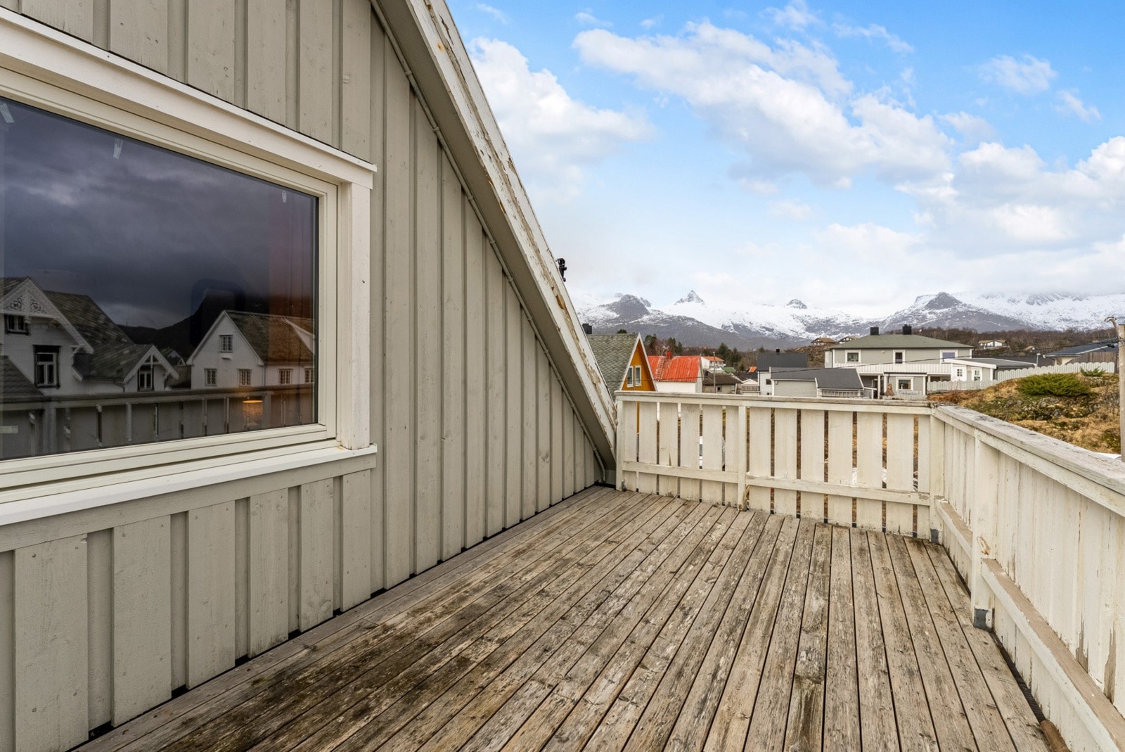 Herlig balkong på loftet med flott utsyn. Galleribilde