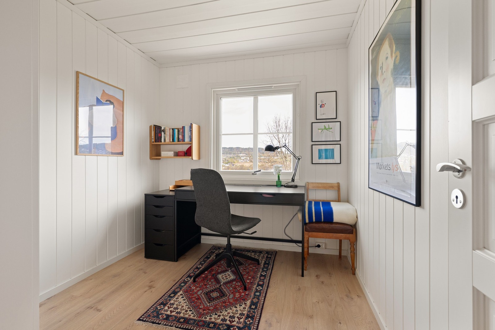 Soverom 3 er i dag innredet som kontor, men kan enkelt innredes etter eget ønske og behov Galleribilde