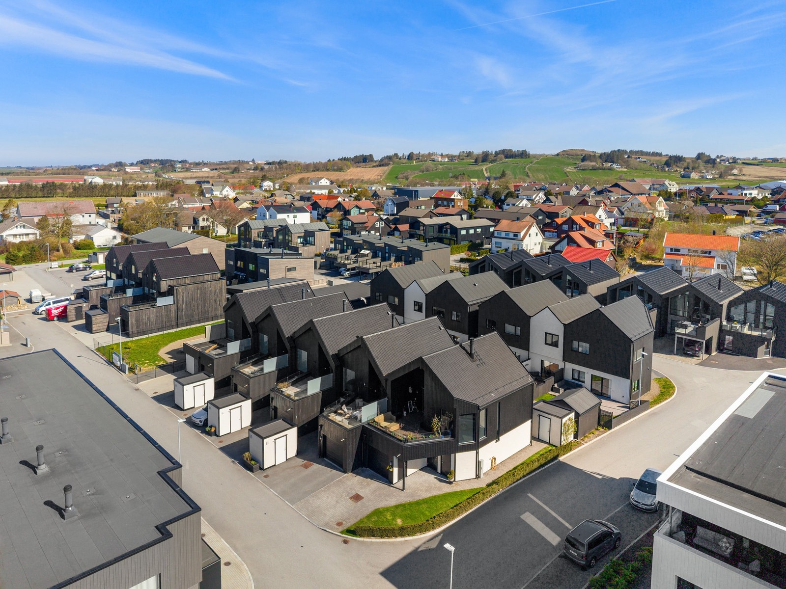 I Bryne sentrum finner du togstasjon og et variert servicetilbud. Galleribilde