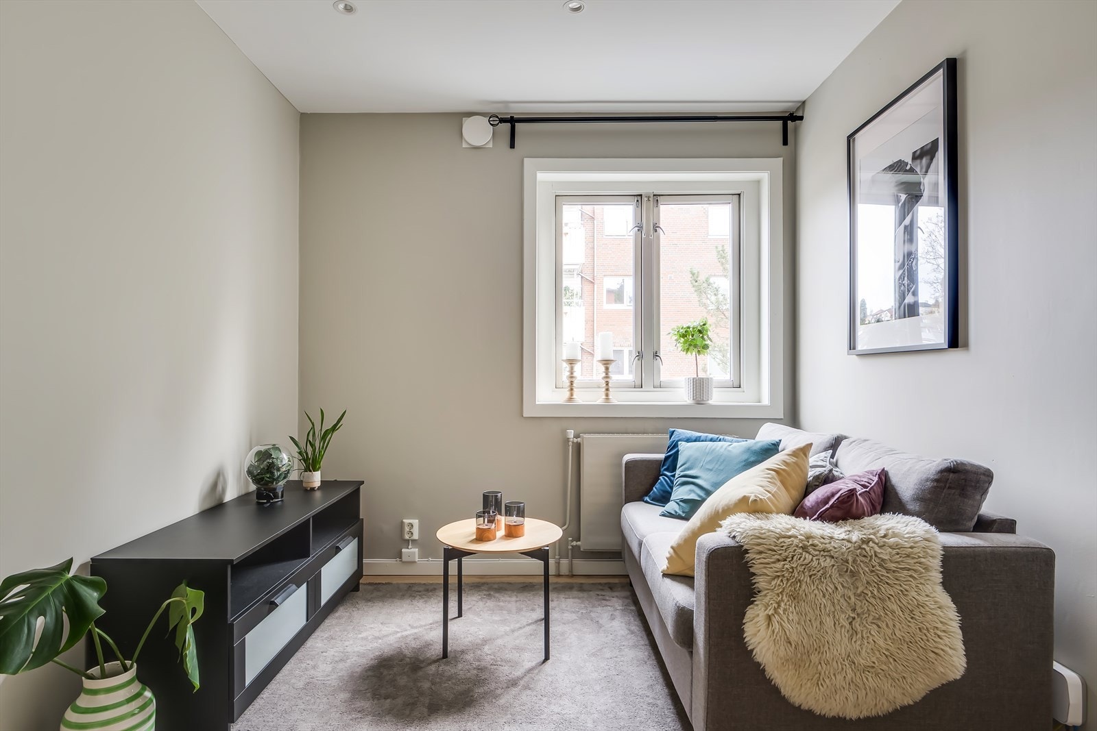 Veggoverflatene ble i 2024 pusset opp og malt Galleribilde