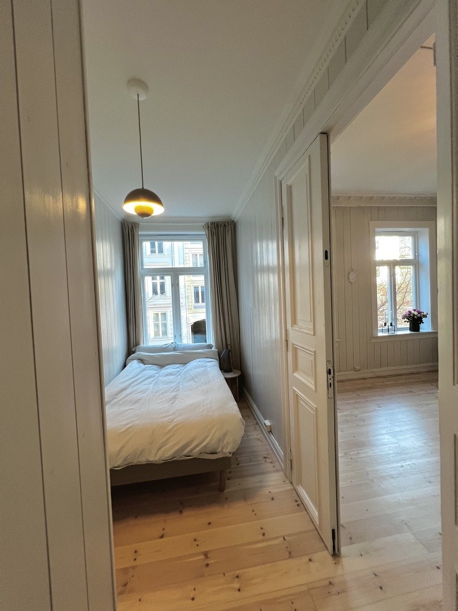 Rommet med 120 cm seng Galleribilde