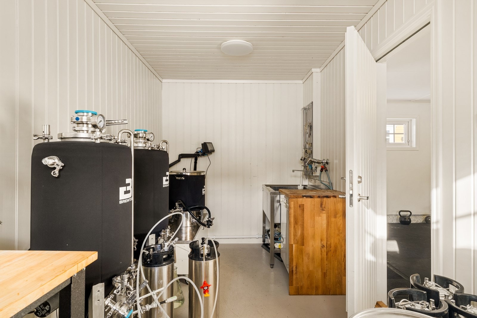 Rommet er godt egnet for bruk som f.eks.: bryggeri eller verkstedsrom Galleribilde