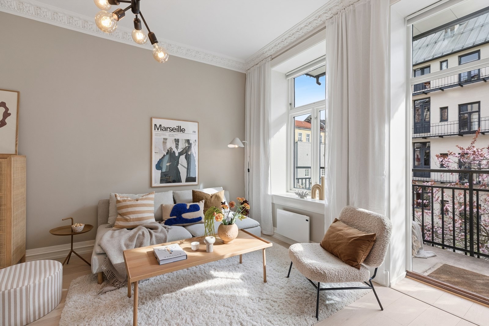 Her bor du i klassisk og sjelfull bygård i et ettertraktet område på beste St. Hanshaugen/Adamstuen. Galleribilde