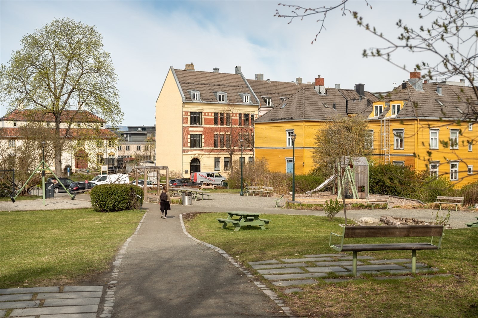 Beliggenheten er perfekt for deg som ønsker å bo sentralt, med kort avstand til byens fasiliteter. Galleribilde