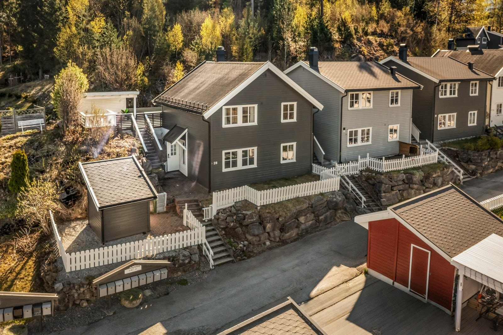Pen enebolig i et rolig og familievennlig boområde Galleribilde