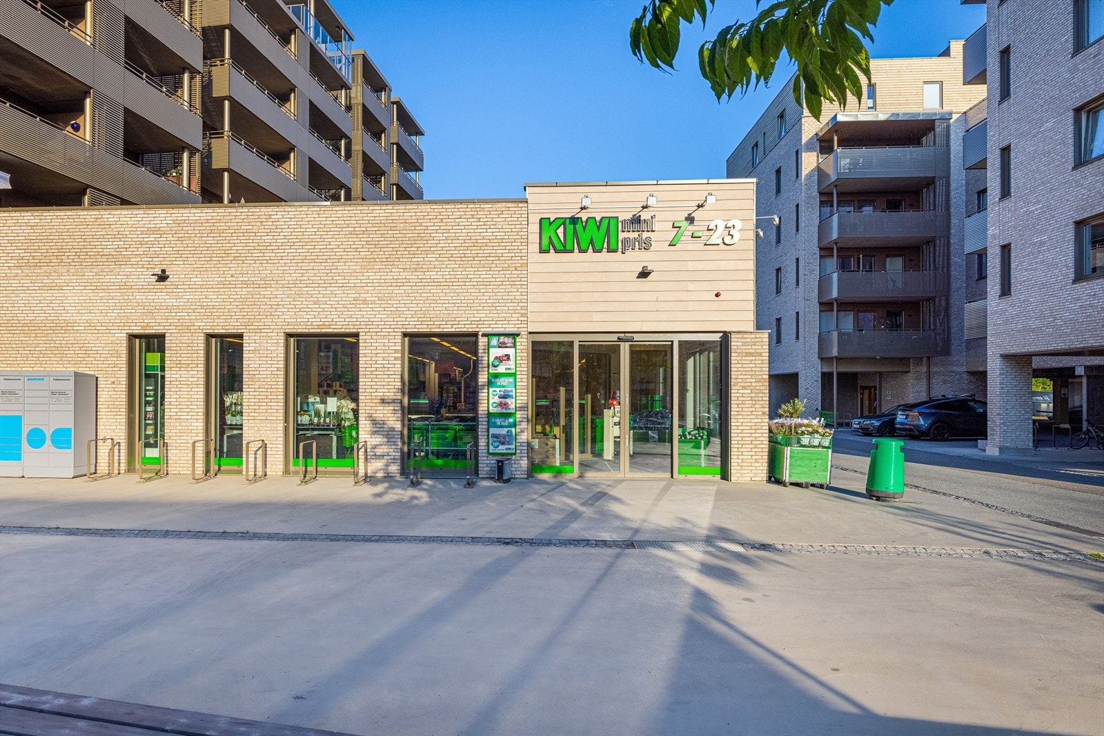 På Frogner finner du Kiwi, frisør, apotek, restaurant og legesenter blant annet. Galleribilde