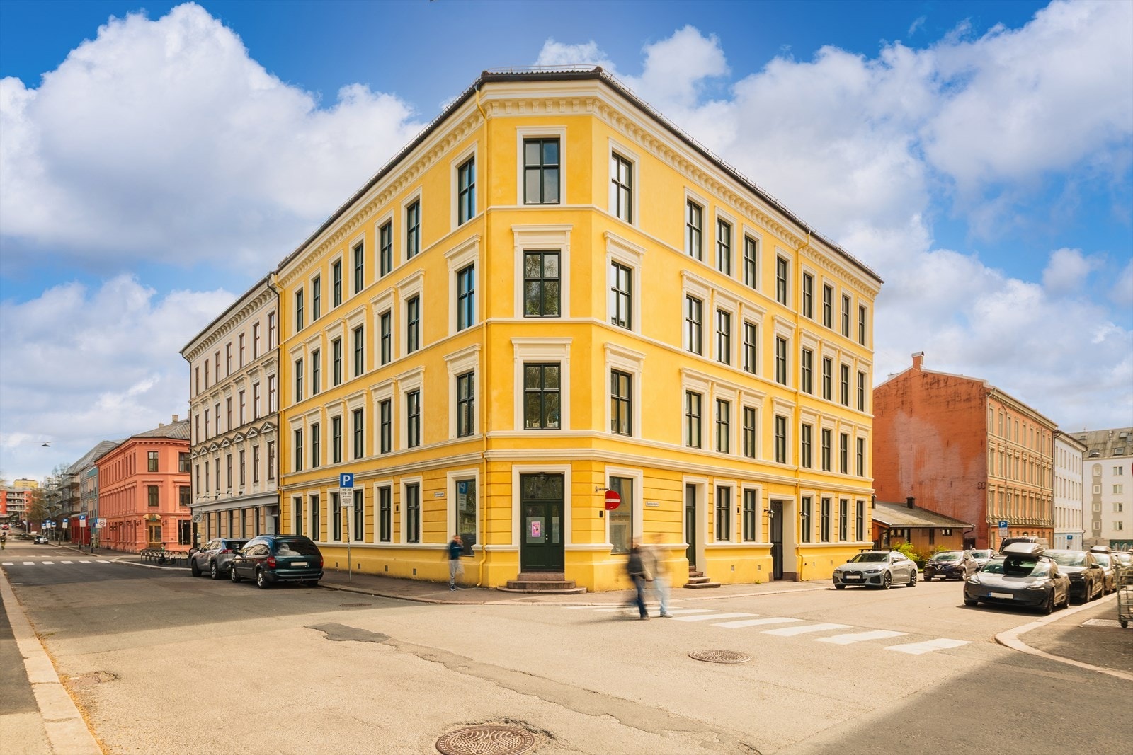 Fasaden ble rehabilitert i 2022 med støtte fra Byantikvaren og historiske retningslinjer Galleribilde