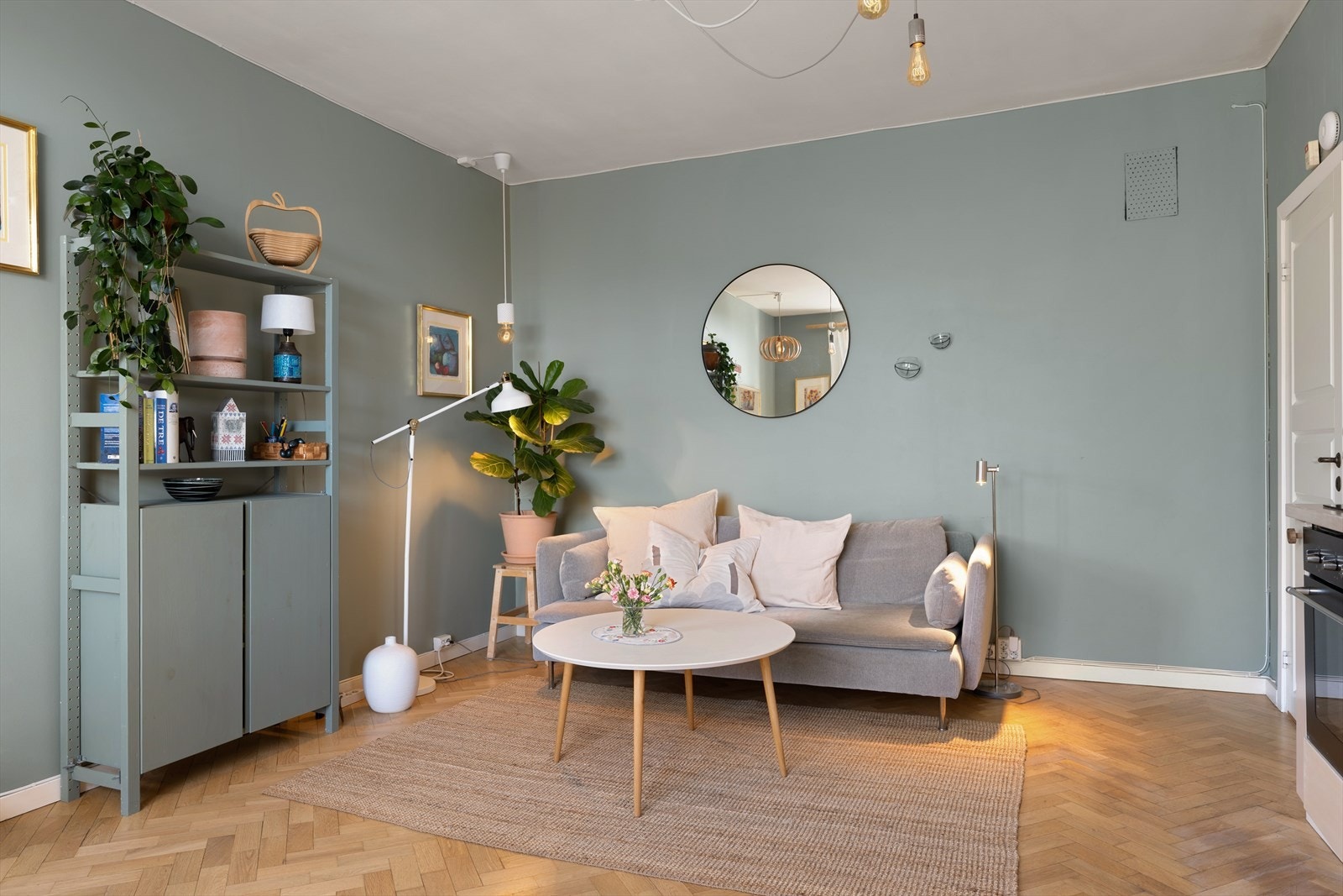 God plass til en hyggelig sofakrok - her kan du invitere venner og bekjente på hyggelige spill- og filmkvelder! Galleribilde