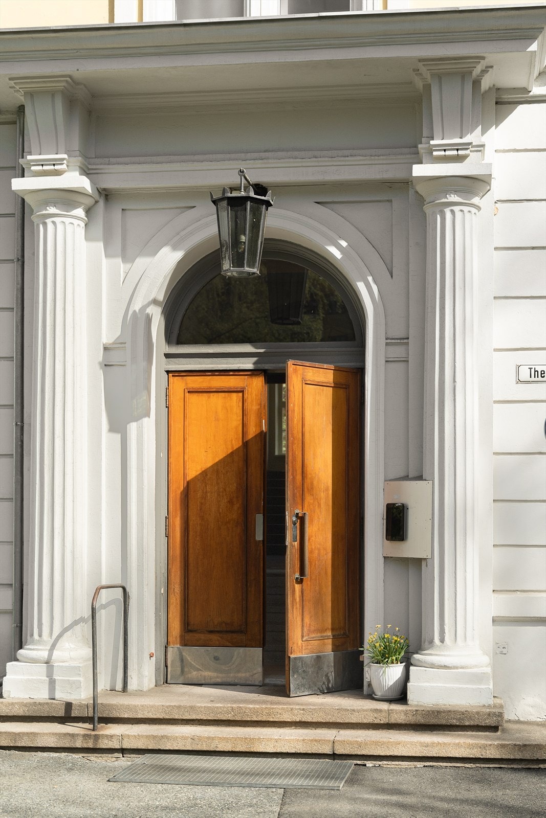 Velkommen inn! Bygget er kjent for sin herskapelig og flotte utforming. Galleribilde