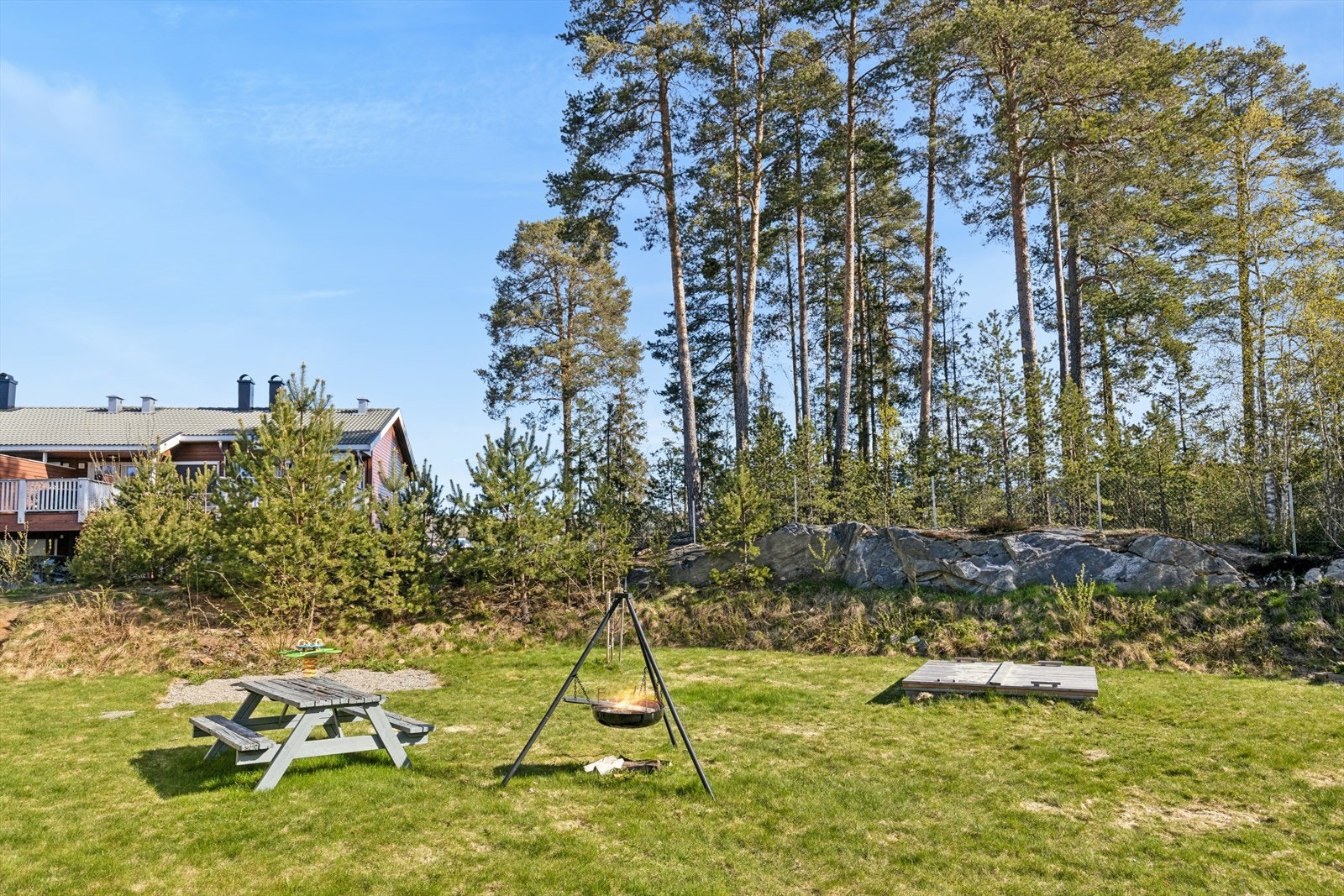Boligområdet er barnevennlig og rolig, og ligger ca 1,5 km fra sentrum. Galleribilde