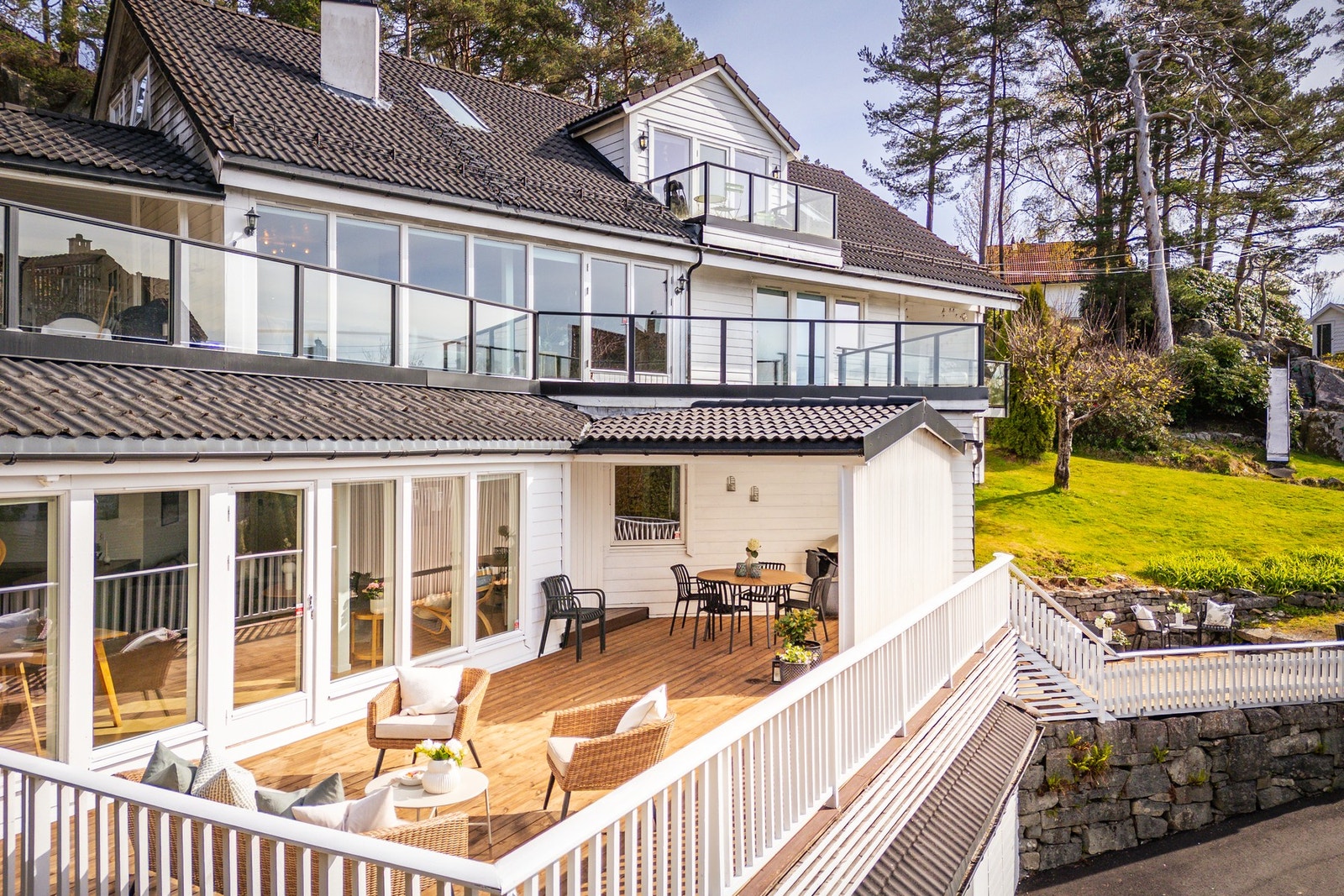 - Det til sammen terrasseområde på 60 kvm - Galleribilde