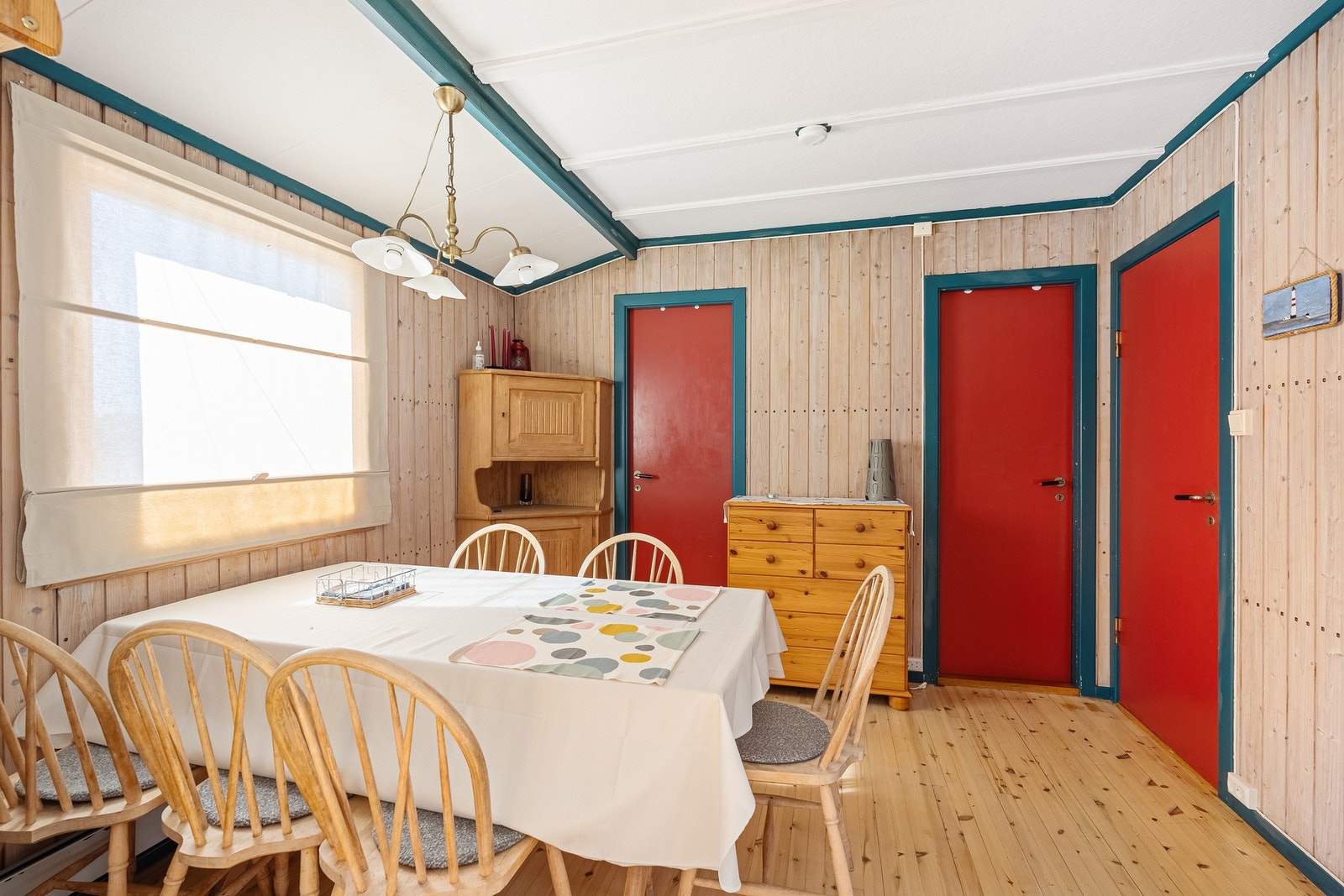 Spiseplass ved kjøkkenet Galleribilde