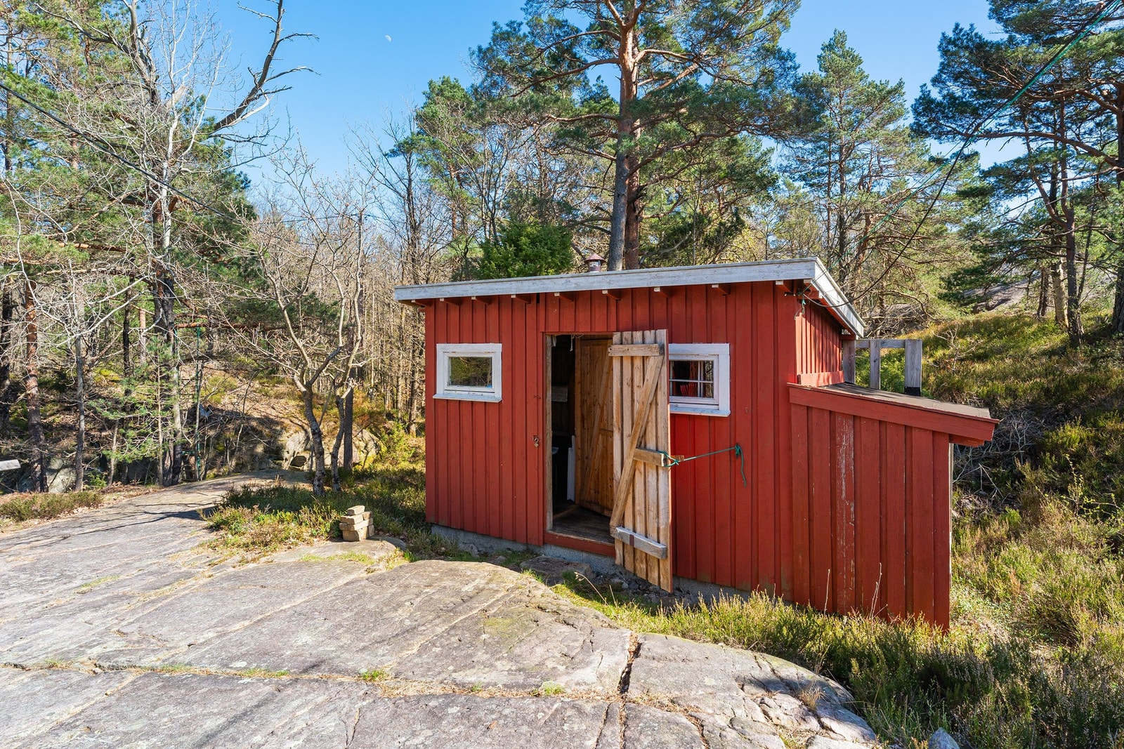 Uthus/utedo Galleribilde