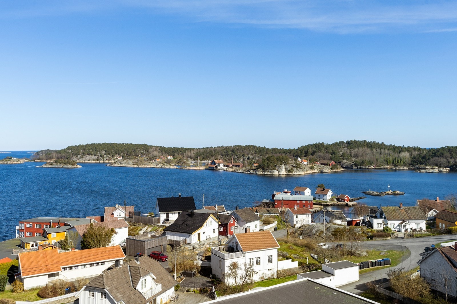 Buvika er et populært område, og er kjent for høy trivsel og hyggelige naboer. Galleribilde
