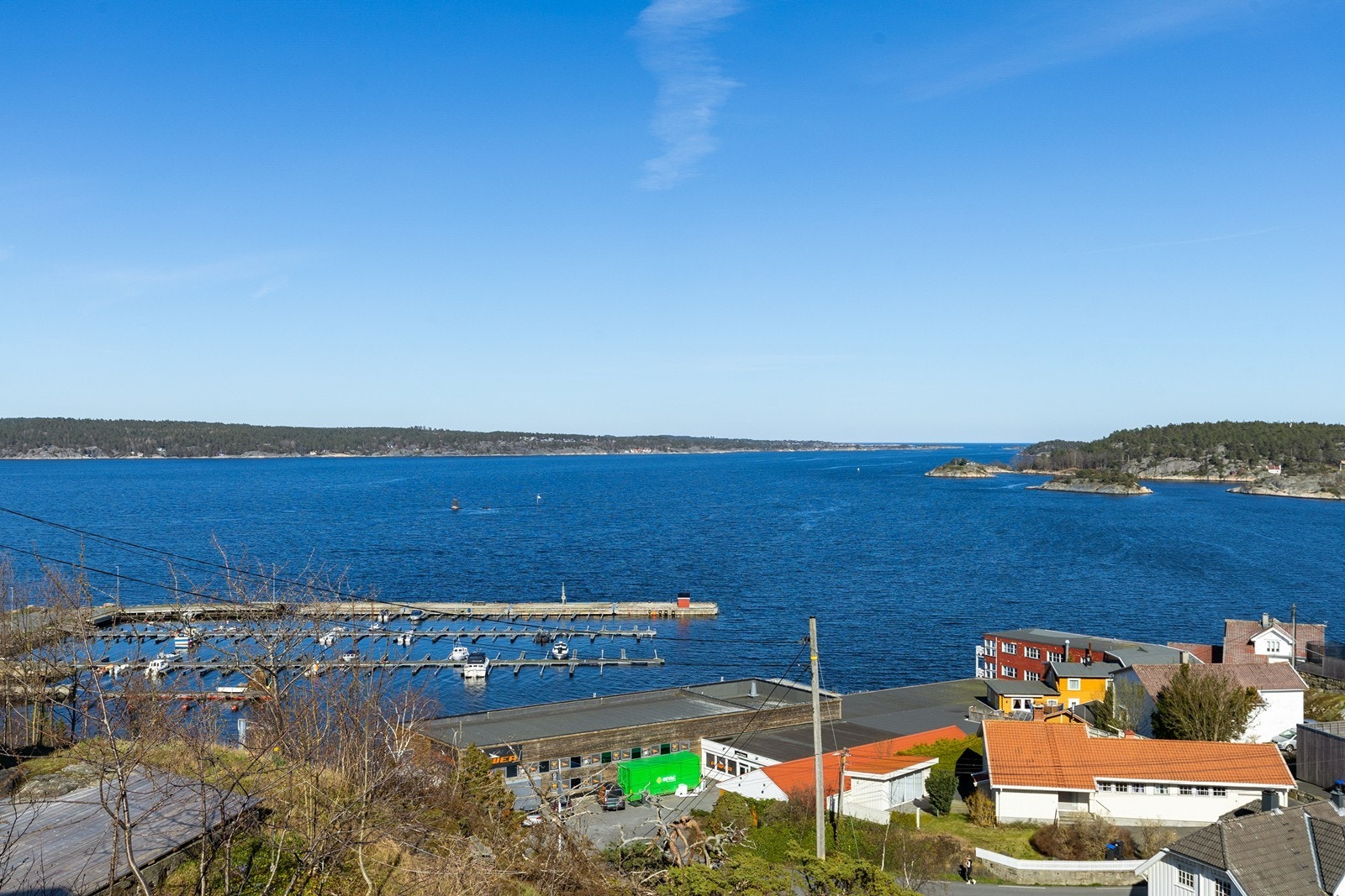 Eiendommen byr på en helt fantastisk vakker utsikt. Velkommen til vakre Risør! Galleribilde