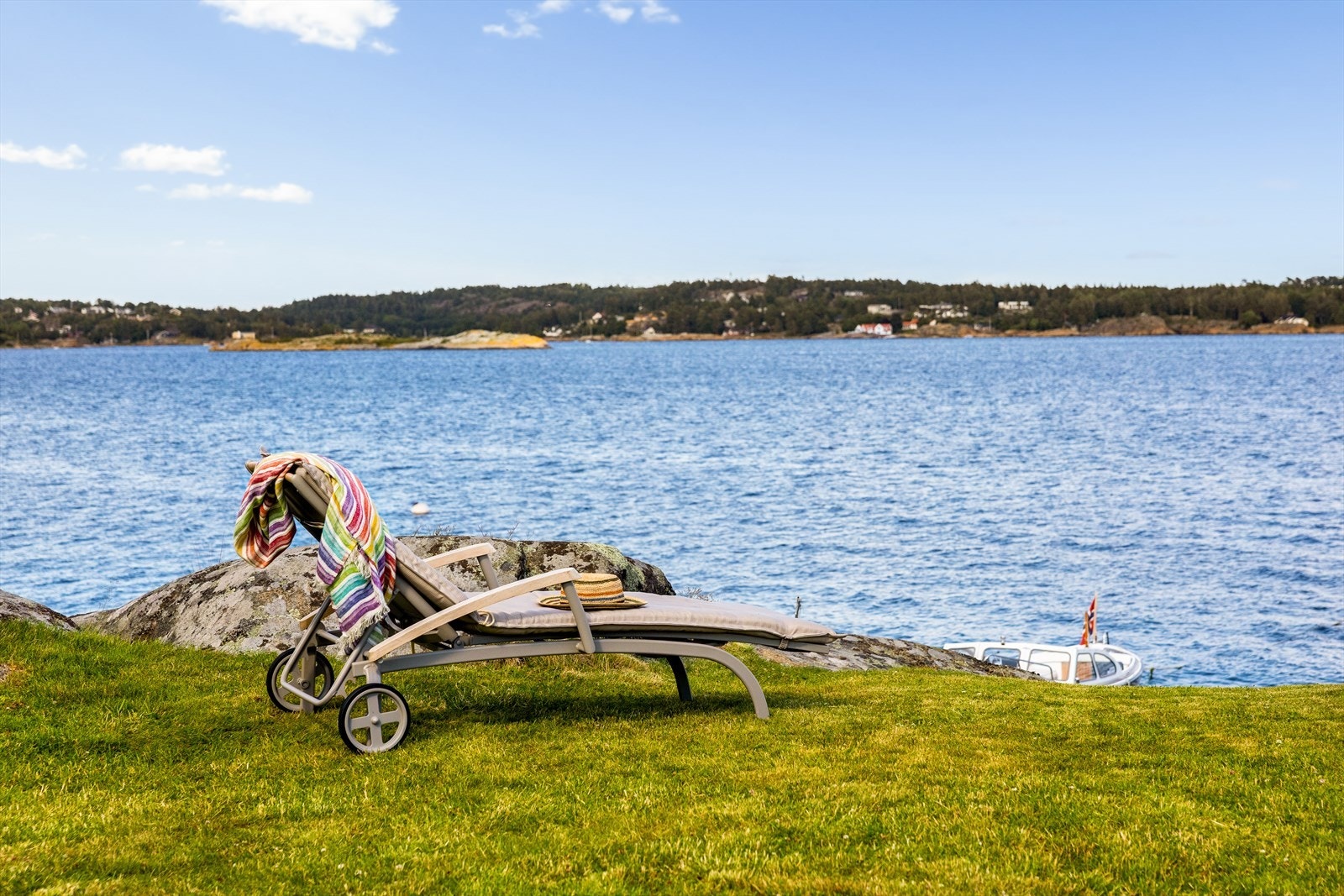 Områder er maritimt og idyllisk med mulighet for fine naturopplevelser både på sjøen og på land. Galleribilde