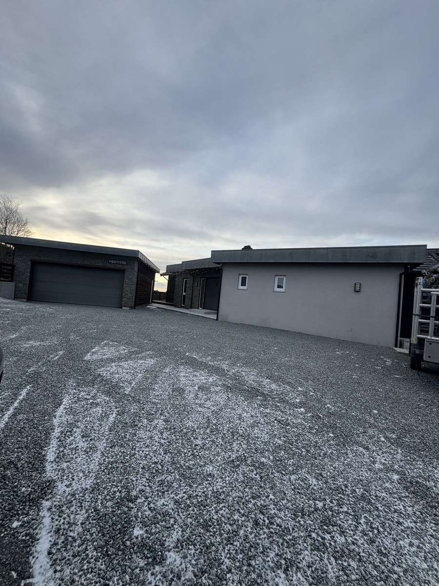 Gårdsplass til parkering Galleribilde
