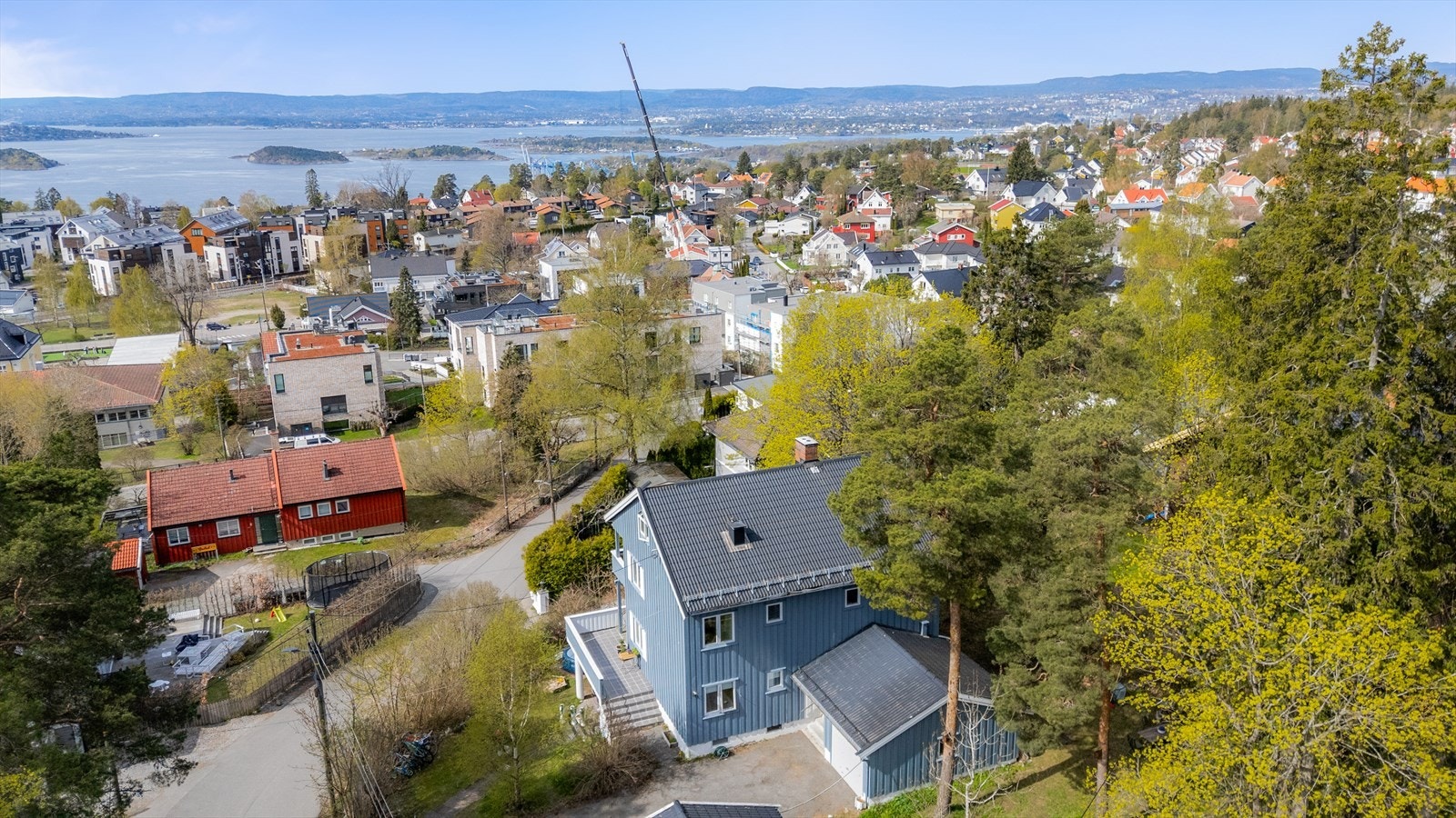 Eiendommen ligger i et etablert boligområde på Bekkelagshøgda. Galleribilde